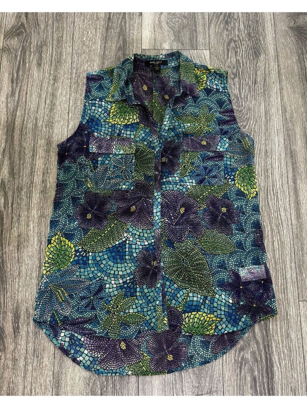 Nine West Mosaic Floral Sleeveless Blouse M Y2K Artsy Button Up Top